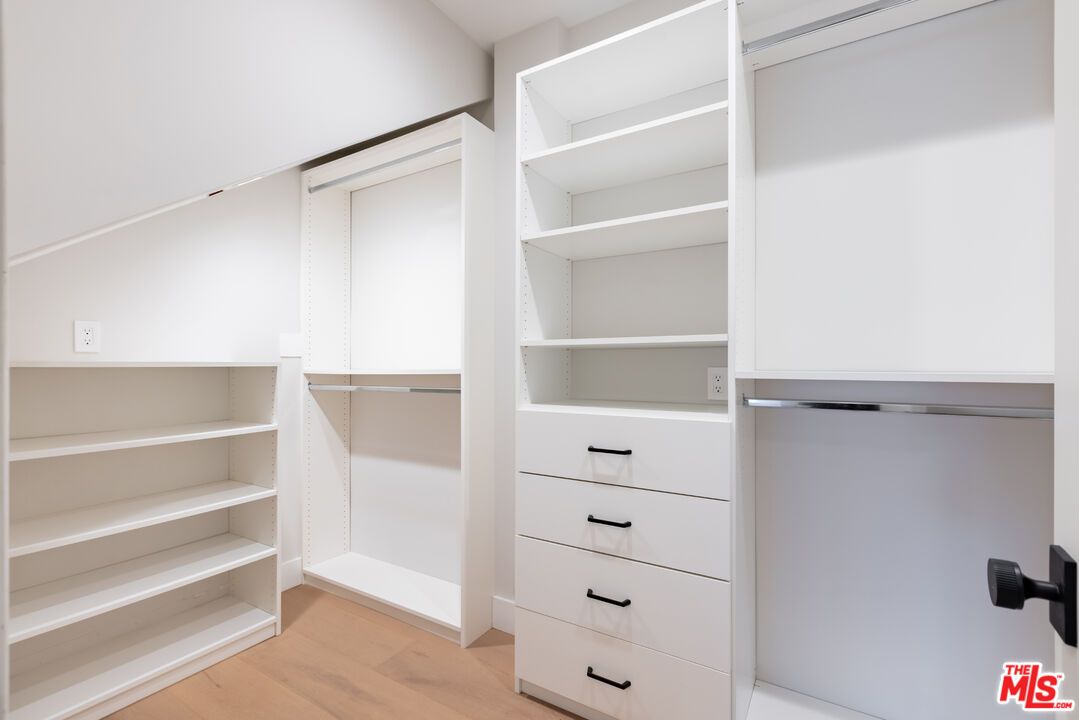 Interior, Walk-in Closets, Wood Texture Flooring