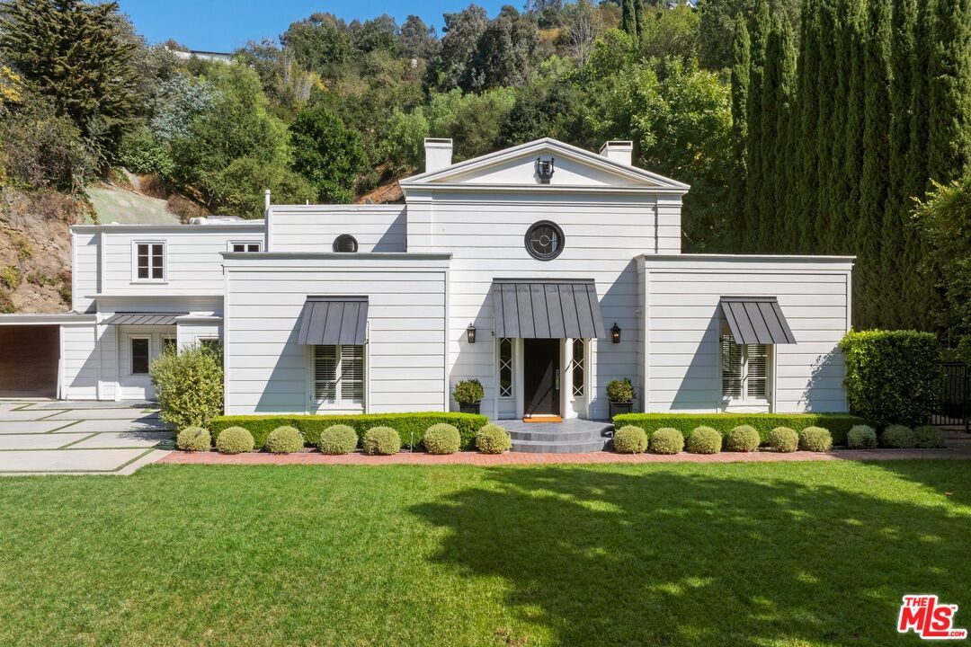 Backyard, Exterior, Facade, Farmhouse