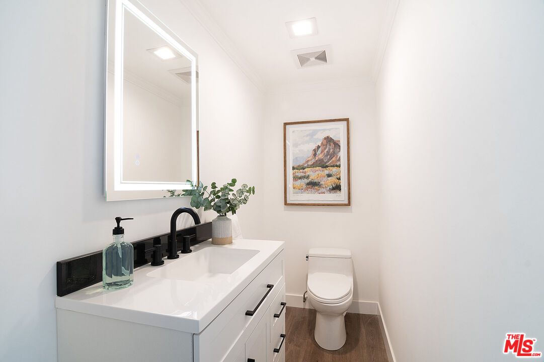 Bathroom, Interior, Recessed Lighting, Wood Texture Flooring