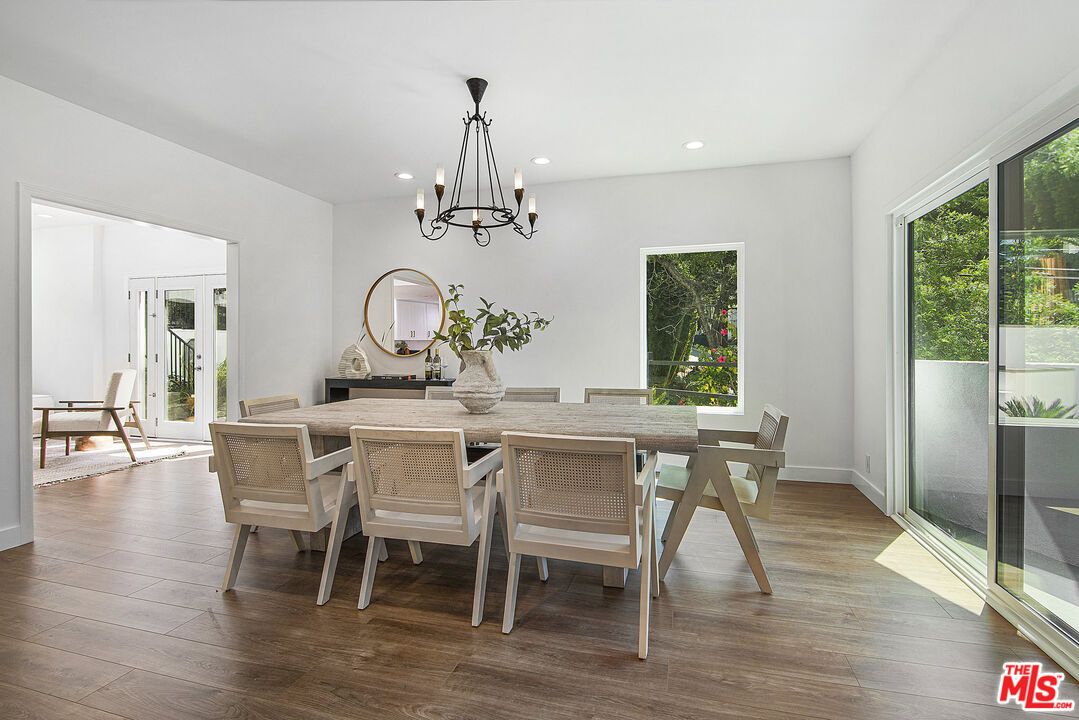 Chandelier, Dining room, Interior, Recessed Lighting, Wood Texture Flooring