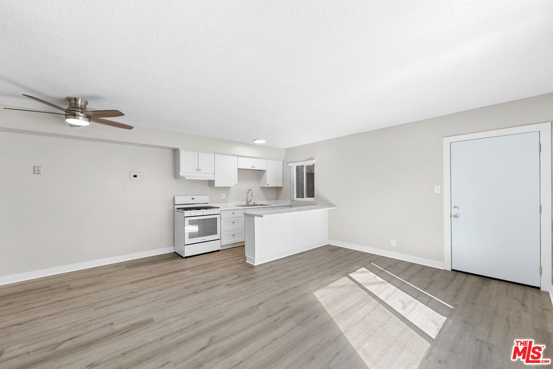 Empty room, Interior, Kitchen, Wood Texture Flooring
