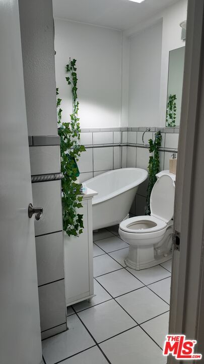 Bathroom, Free Standing Baths, Interior