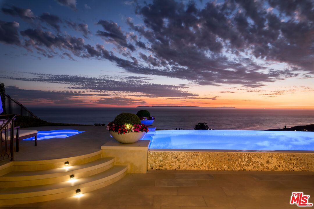 Exterior, Pool, Water