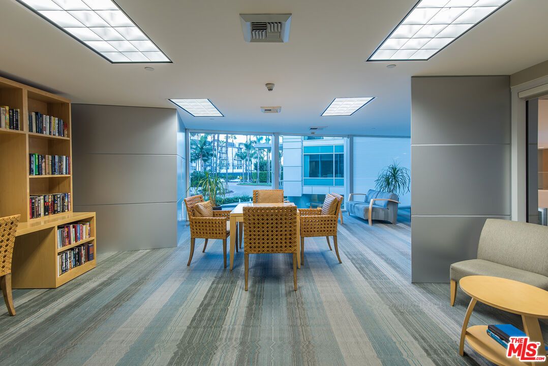Dining room, Interior