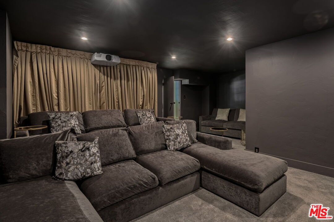 Interior, Projection Screen, Recessed Lighting, Theatre Room