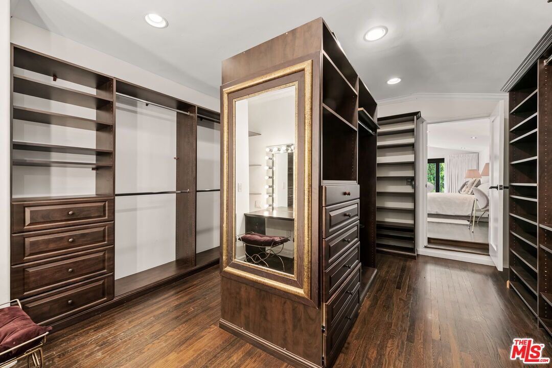 Interior, Recessed Lighting, Walk-in Closets, Wood Texture Flooring