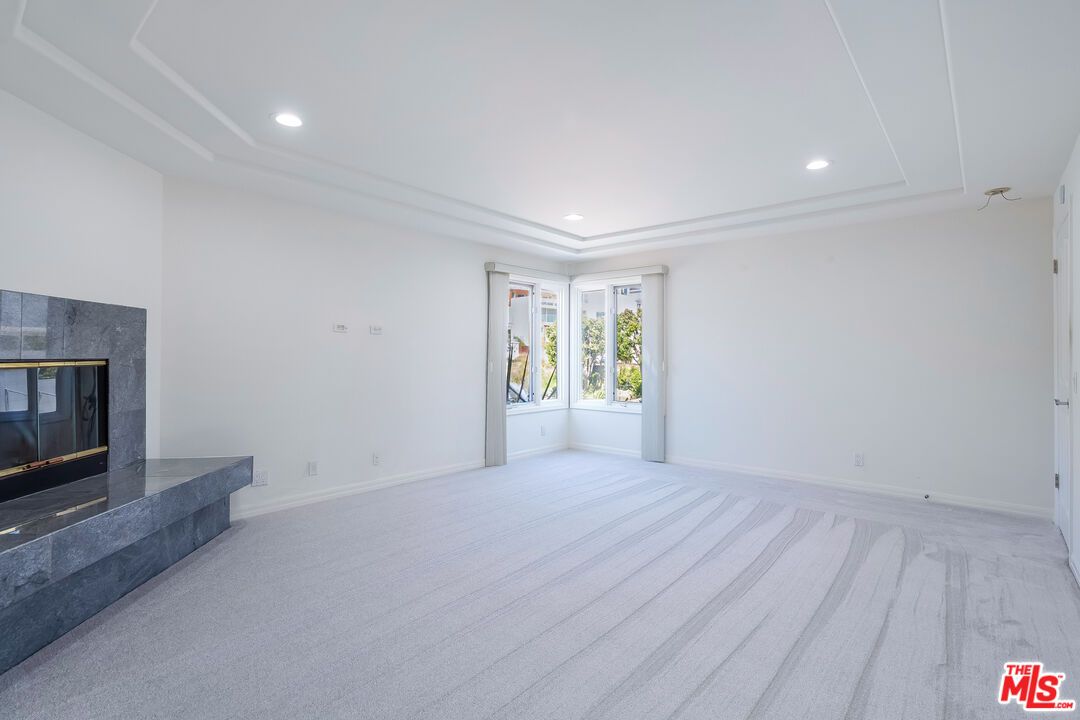 Empty room, Fireplace, Interior, Recessed Lighting