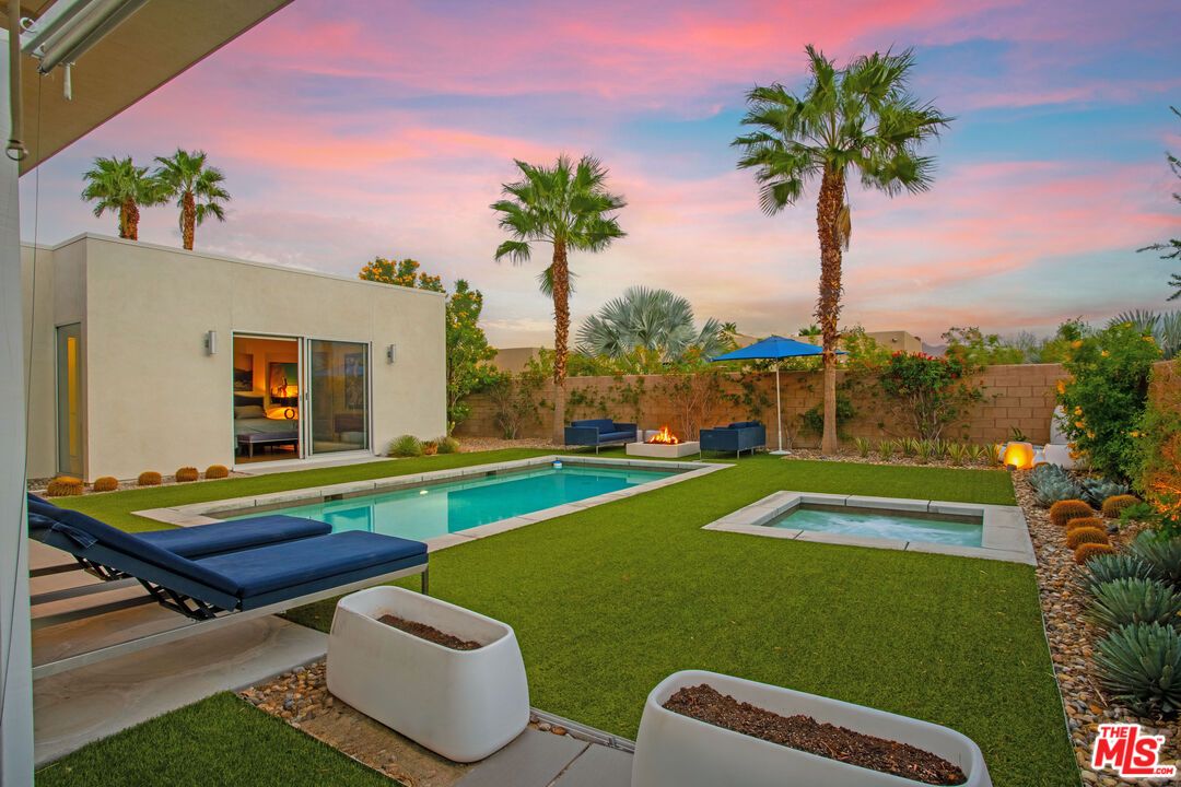 Backyard, Exterior, Pool