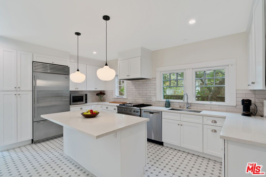 Interior, Kitchen, Pendant Lights, Recessed Lighting, Stainless Steel Appliances