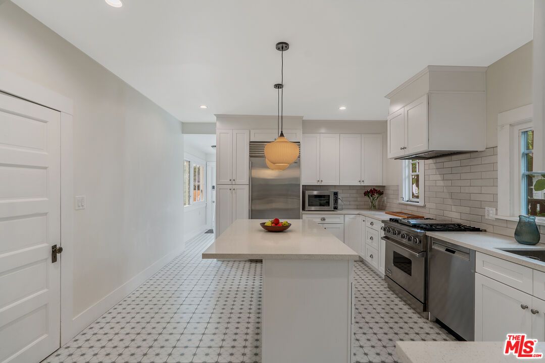 Interior, Kitchen, Pendant Lights, Recessed Lighting, Stainless Steel Appliances