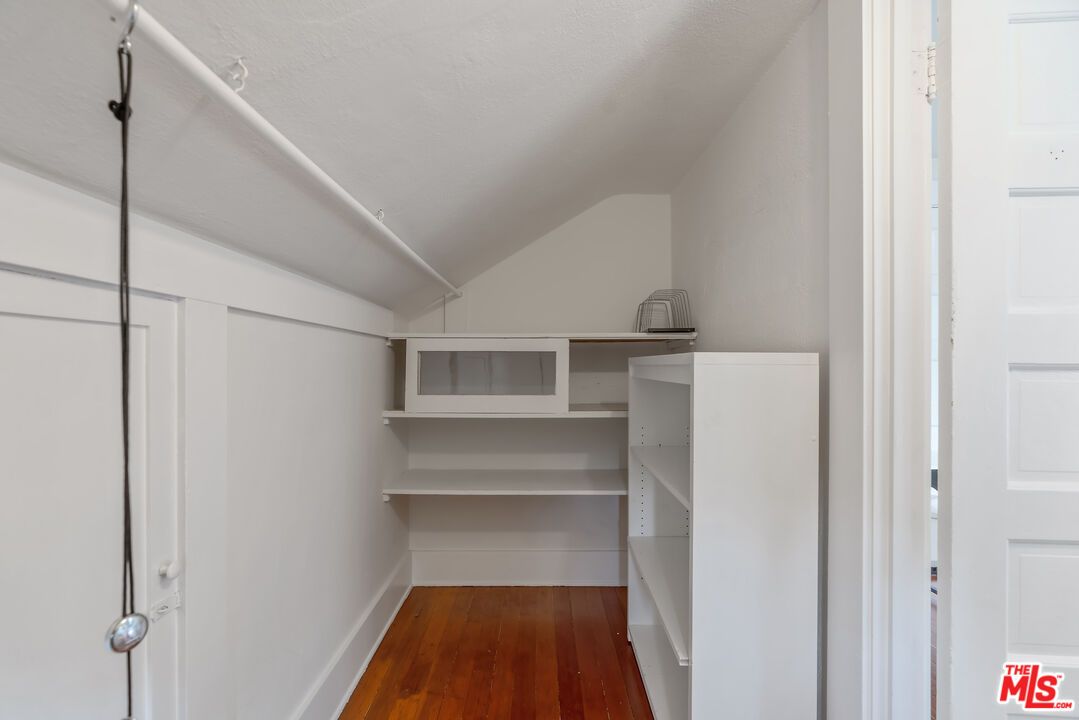Interior, Walk-in Closets, Wood Texture Flooring