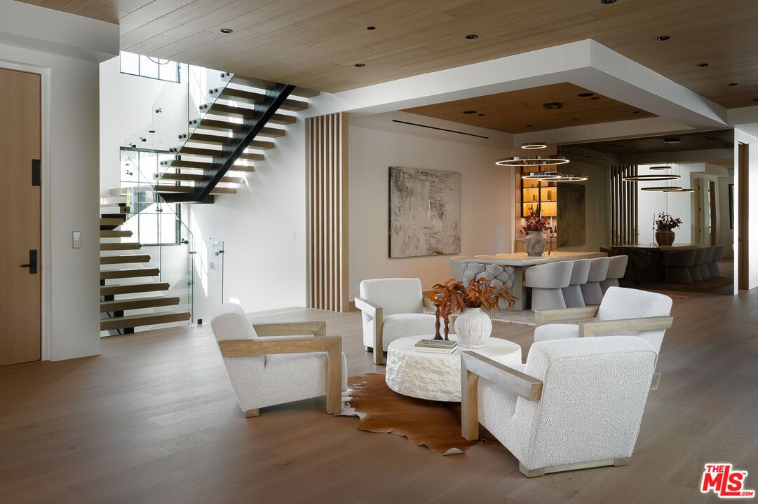 Dining room, Interior, Living room, Pendant Lights, Recessed Lighting, Wooden Ceilings, Wood Texture Flooring