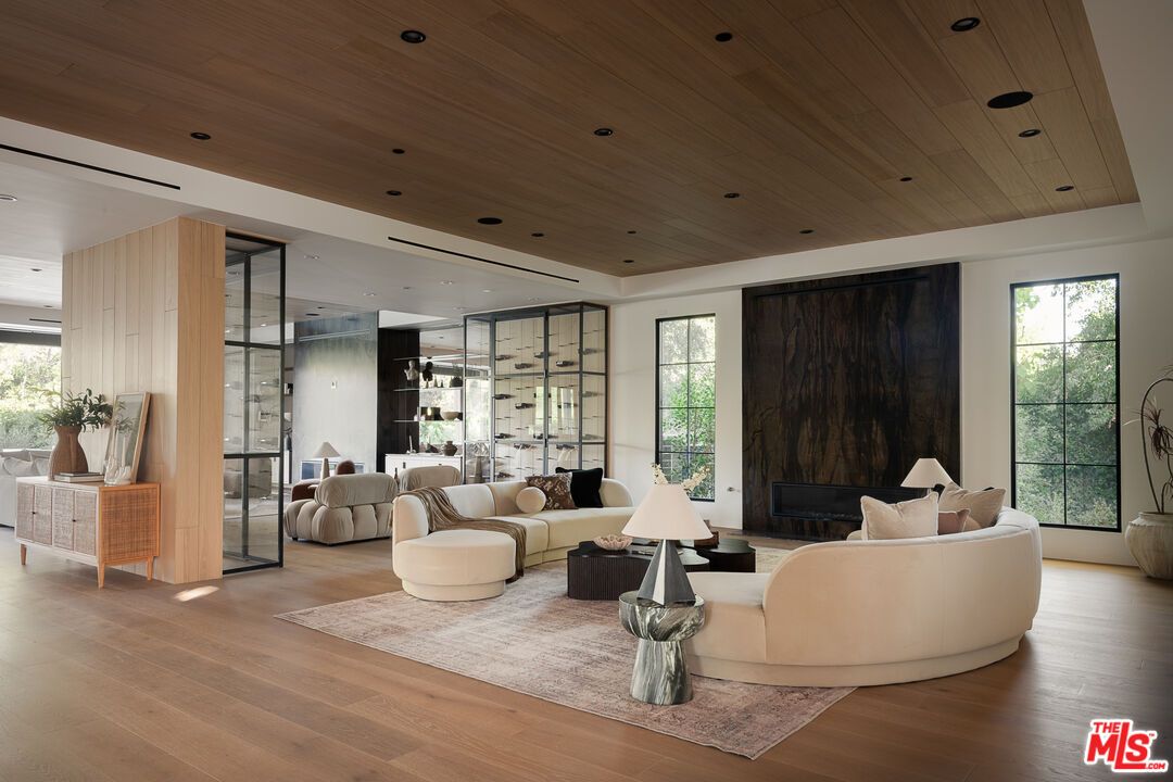 Interior, Living room, Recessed Lighting, Wine Storage, Wooden Ceilings, Wood Texture Flooring
