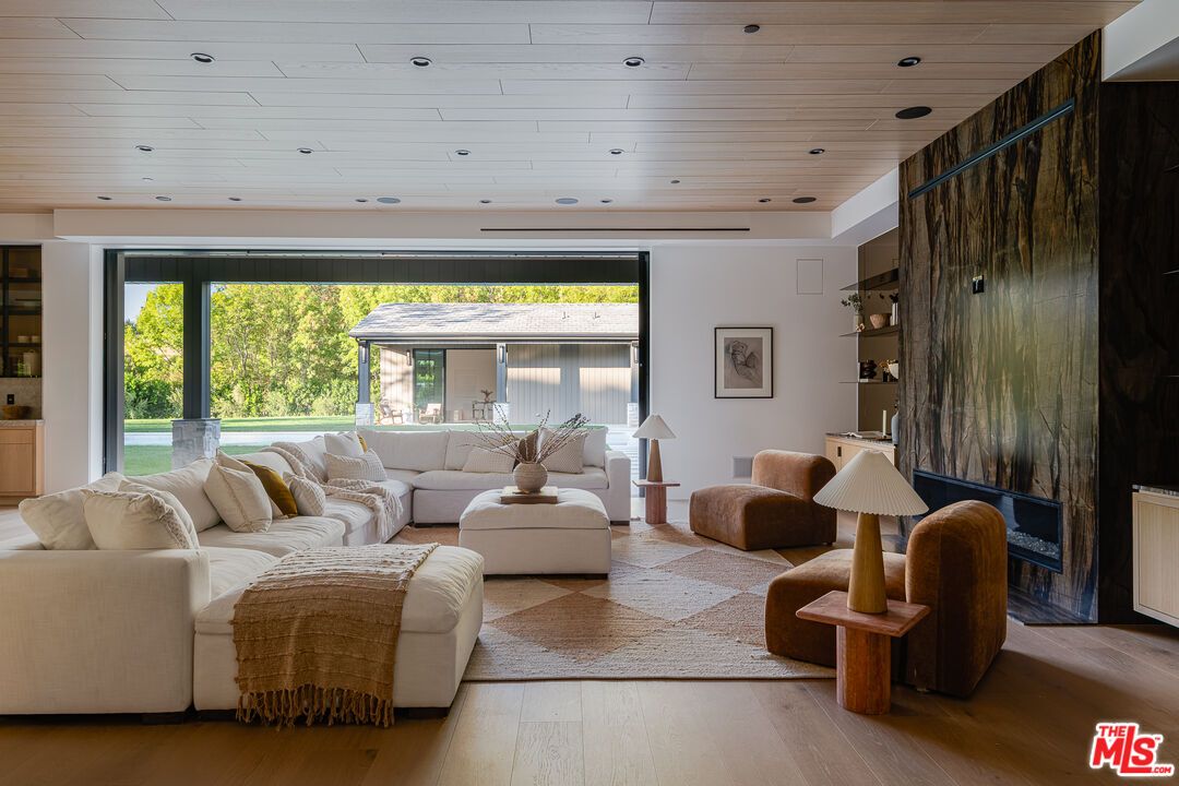 Interior, Living room, Recessed Lighting, Wooden Ceilings, Wood Texture Flooring