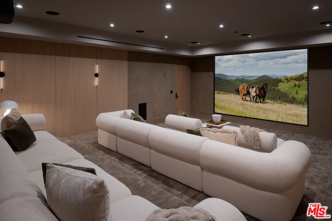 Interior, Projection Screen, Recessed Lighting, Theatre Room