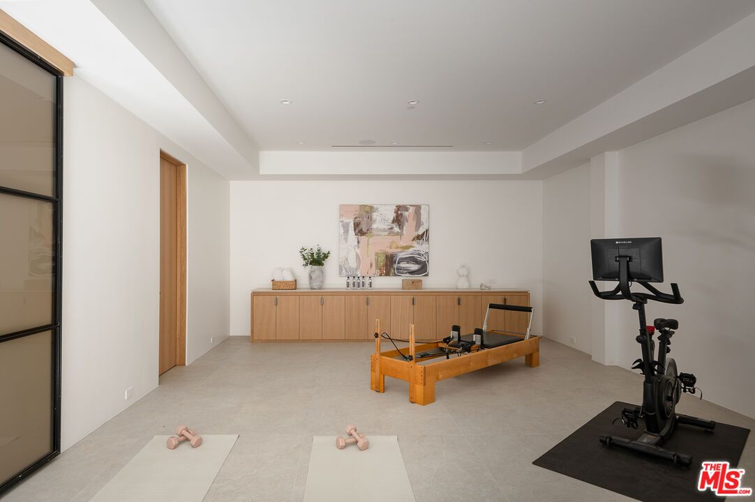 Fitness Equipment, Interior, Recessed Lighting