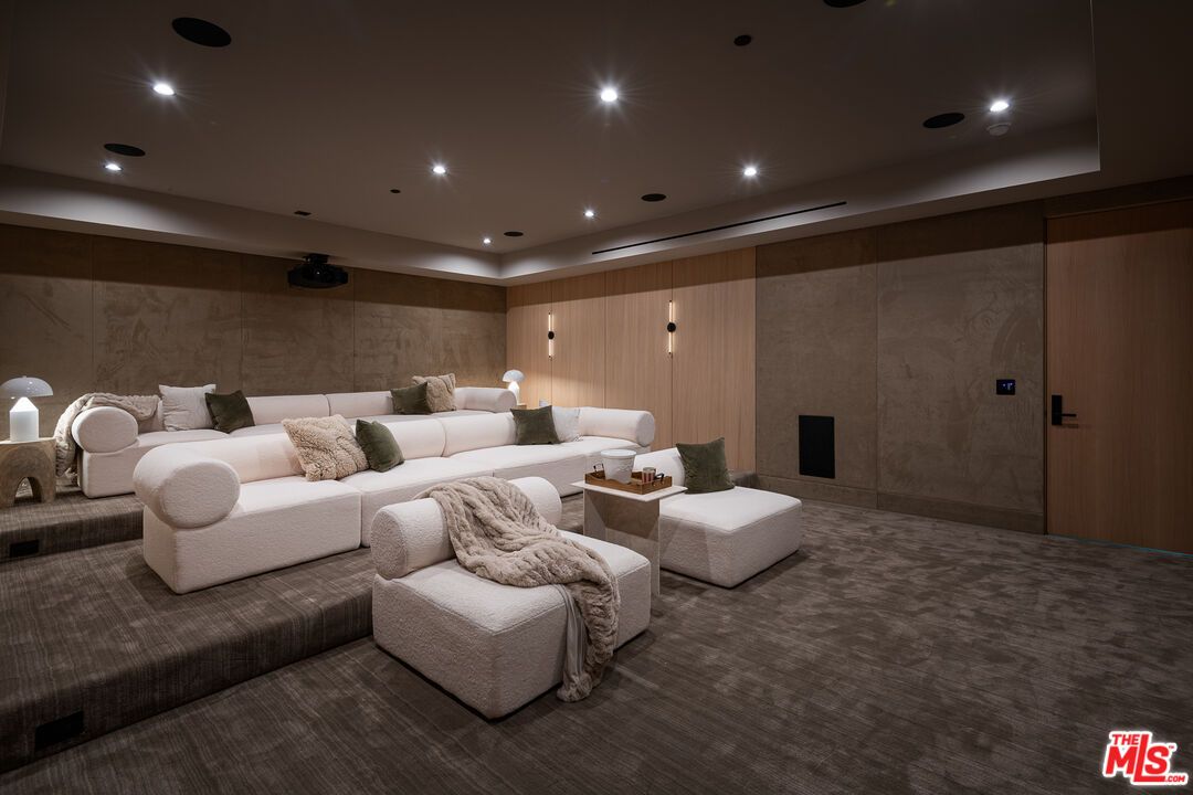 Interior, Projection Screen, Recessed Lighting, Theatre Room