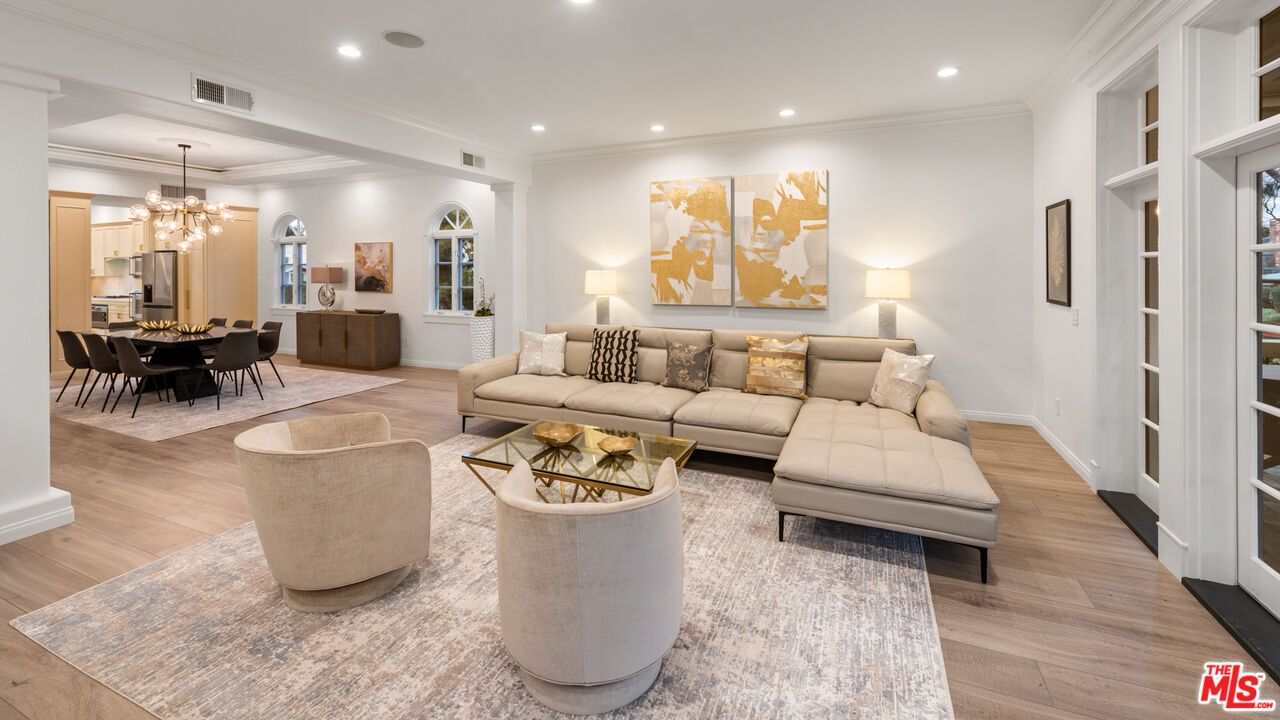 Chandelier, Dining room, Interior, Living room, Recessed Lighting, Wood Texture Flooring