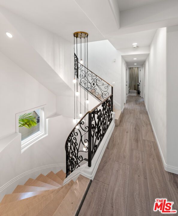 Interior, Pendant Lights, Recessed Lighting, Wood Texture Flooring