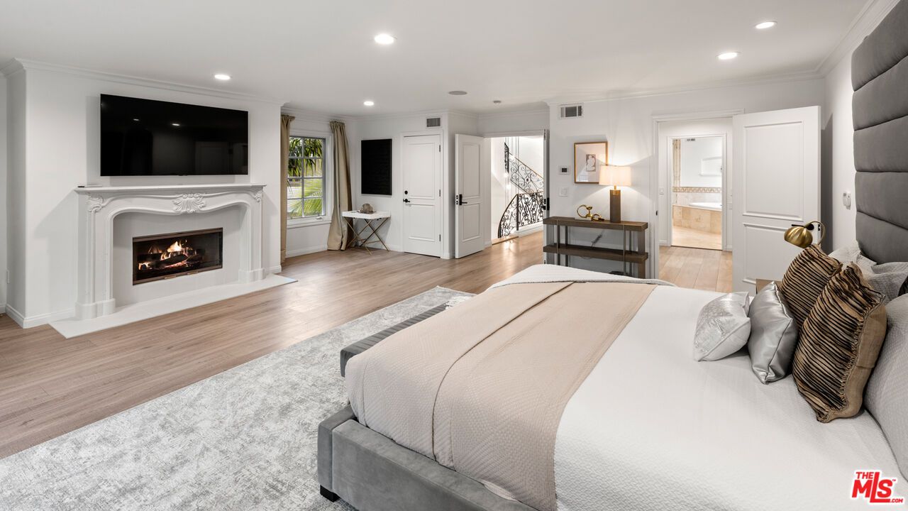 Bedroom, Fireplace, Interior, Recessed Lighting, Wood Texture Flooring