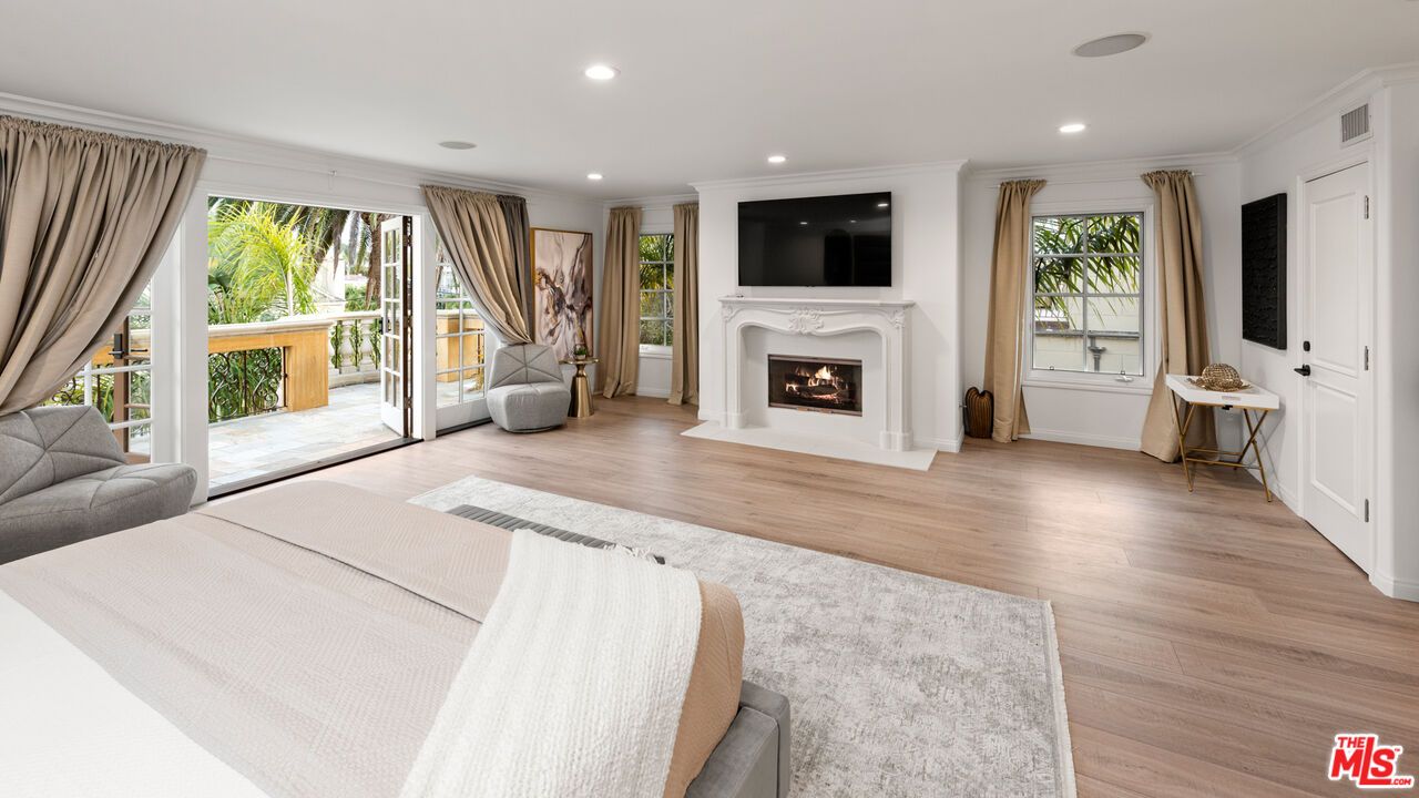 Bedroom, Fireplace, Interior, Recessed Lighting, Wood Texture Flooring