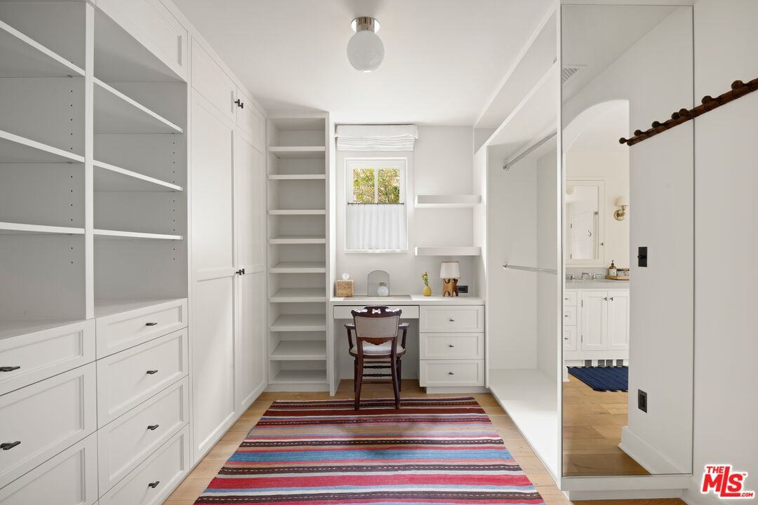 Interior, Walk-in Closets, Wood Texture Flooring