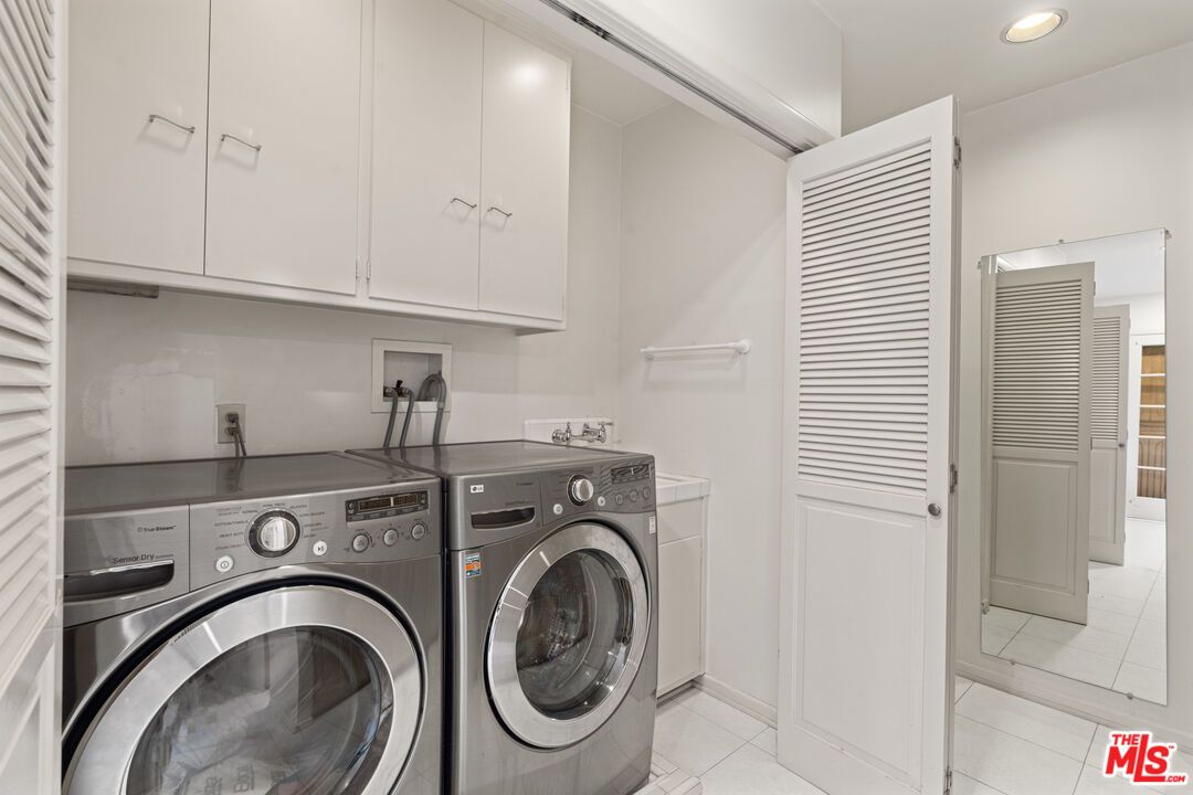 Interior, Recessed Lighting, Utility Closets, Washer