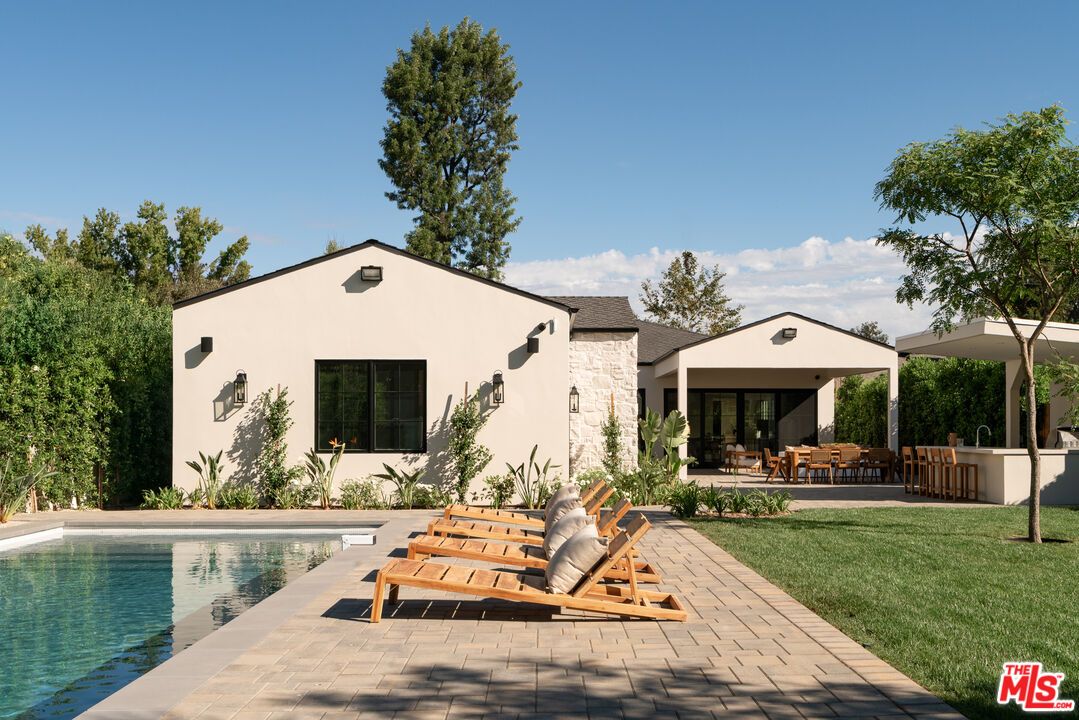 Backyard, Exterior, Pool