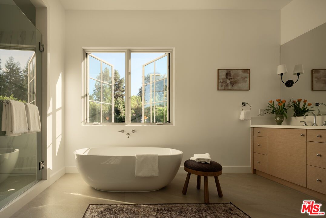 Bathroom, Free Standing Baths, Interior