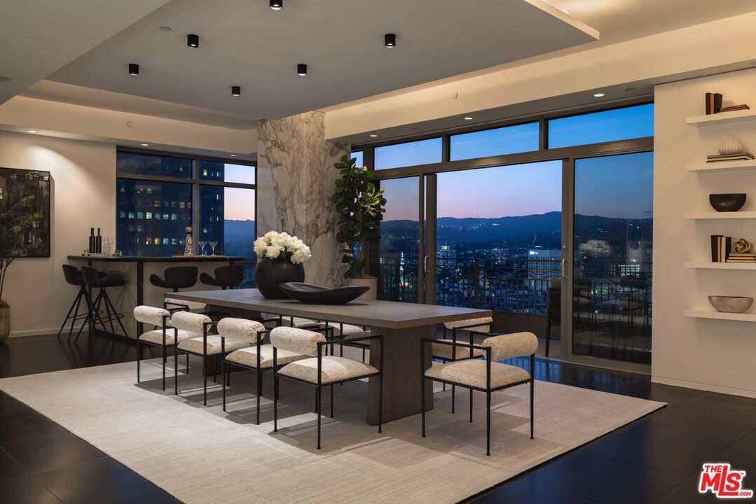 Dining room, Interior, Recessed Lighting