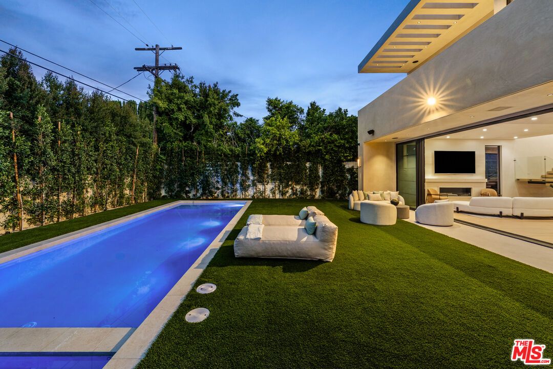 Backyard, Exterior, Pool
