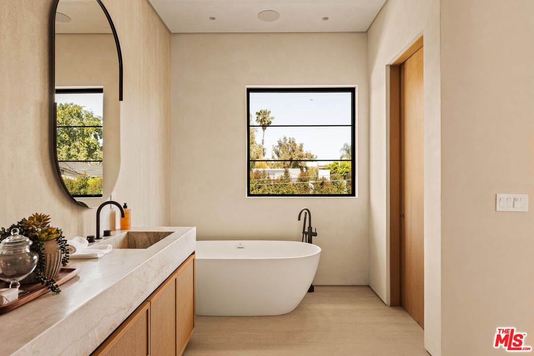 Bathroom, Dual Sink Vanities, Free Standing Baths, Interior, Recessed Lighting