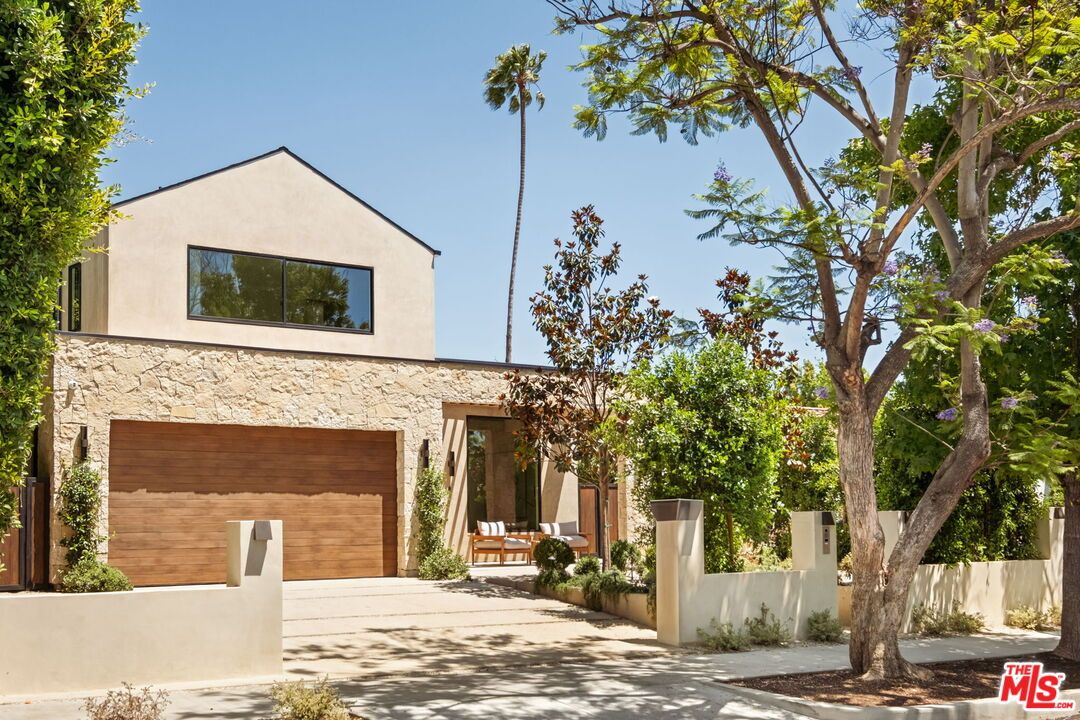 Attached, Exterior, Facade, Modern