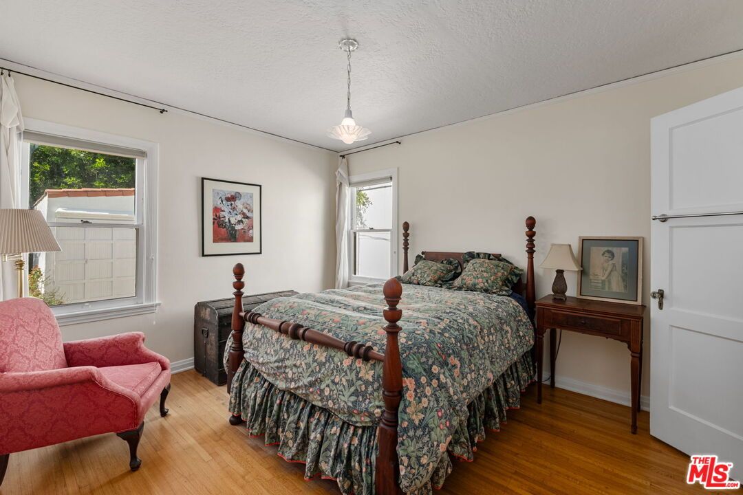 Bedroom, Interior, Pendant Lights, Wood Texture Flooring