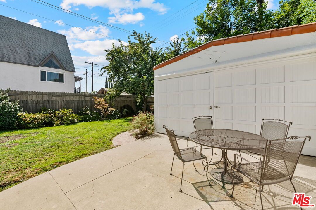 Backyard, Detached Garage, Exterior