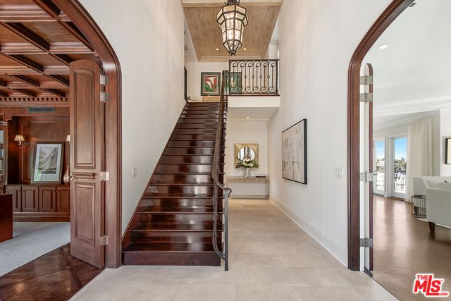 Interior, Pendant Lights, Recessed Lighting, Wooden Ceilings