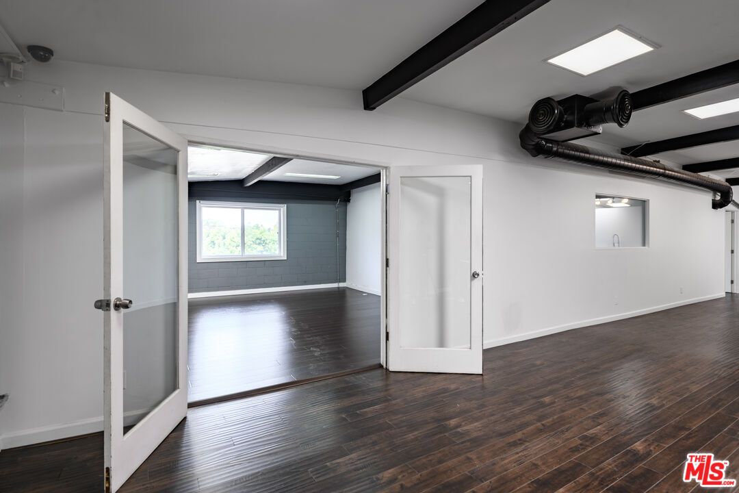 Empty room, Interior, Recessed Lighting, Wooden Beams, Wood Texture Flooring