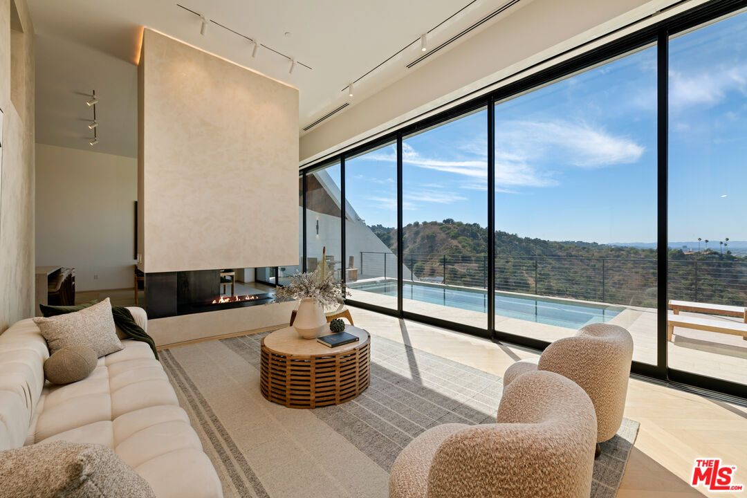Fireplace, Interior, Living room