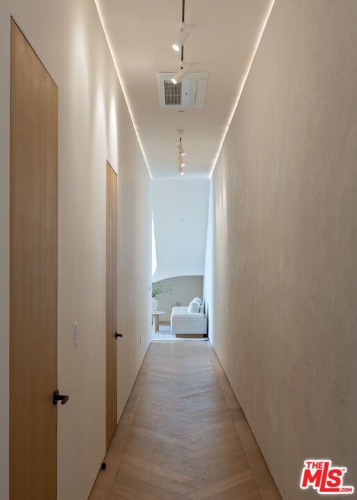 Interior, Pendant Lights, Recessed Lighting, Wood Texture Flooring