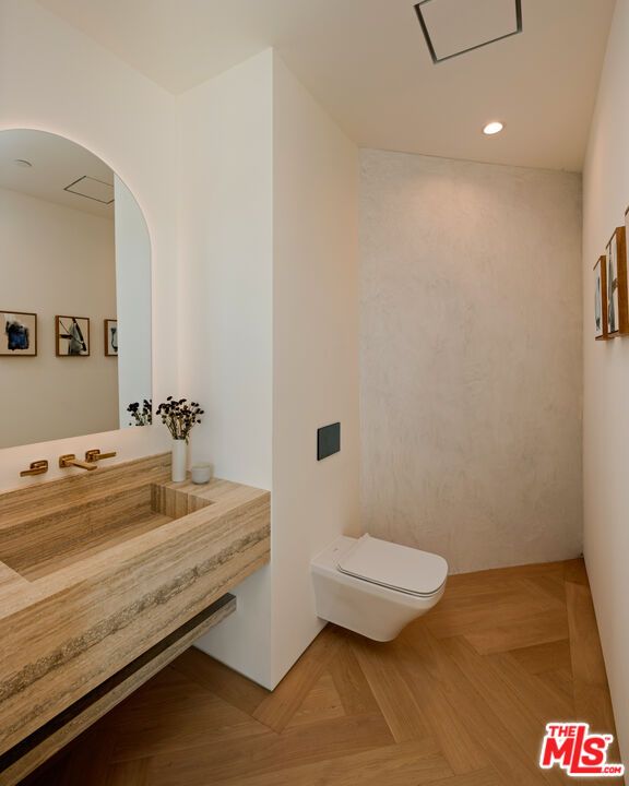 Bathroom, Interior, Recessed Lighting, Wood Texture Flooring