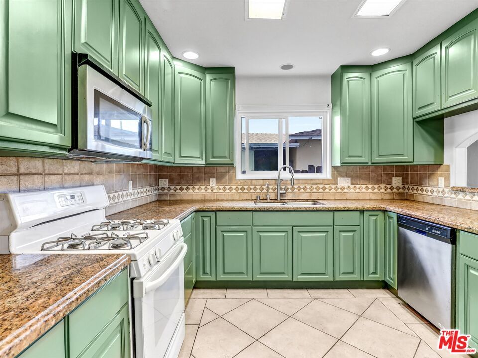 Interior, Kitchen, Recessed Lighting