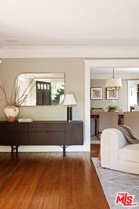 Interior, Pendant Lights, Wood Texture Flooring