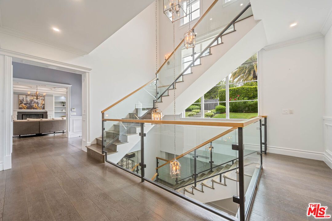 Interior, Pendant Lights, Recessed Lighting, Wood Texture Flooring