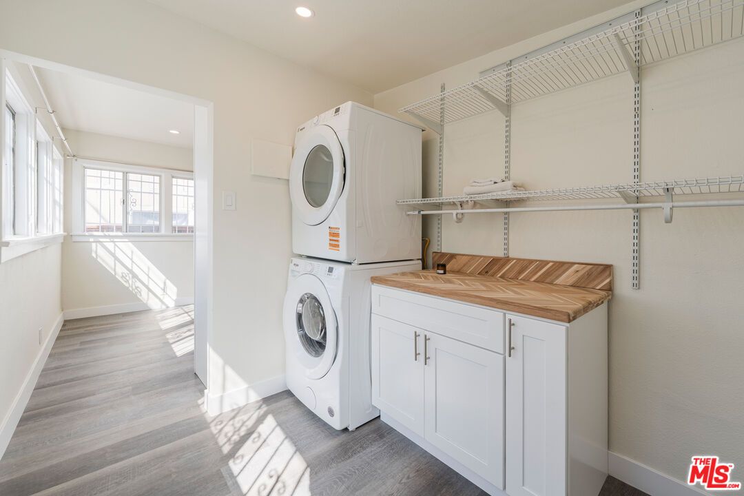 Interior, Recessed Lighting, Utility Closets, Washer, Wood Texture Flooring