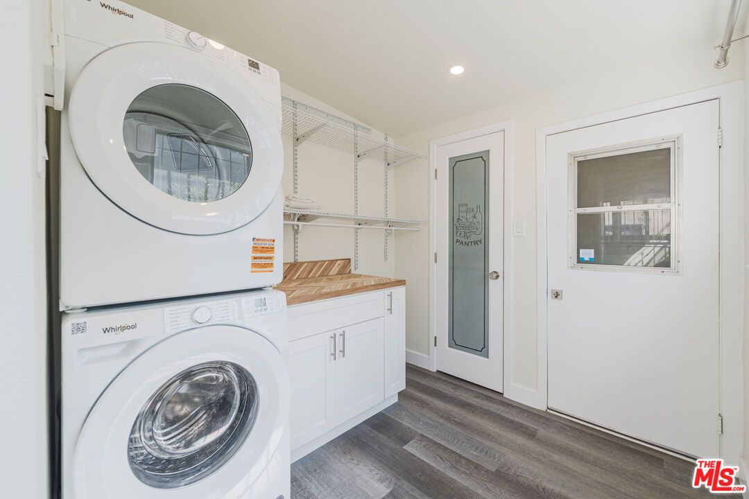 Interior, Recessed Lighting, Utility Closets, Washer, Wood Texture Flooring