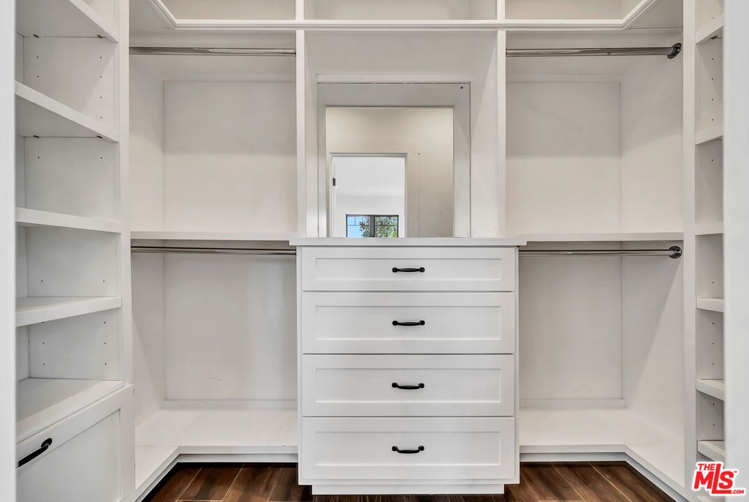 Interior, Walk-in Closets, Wood Texture Flooring