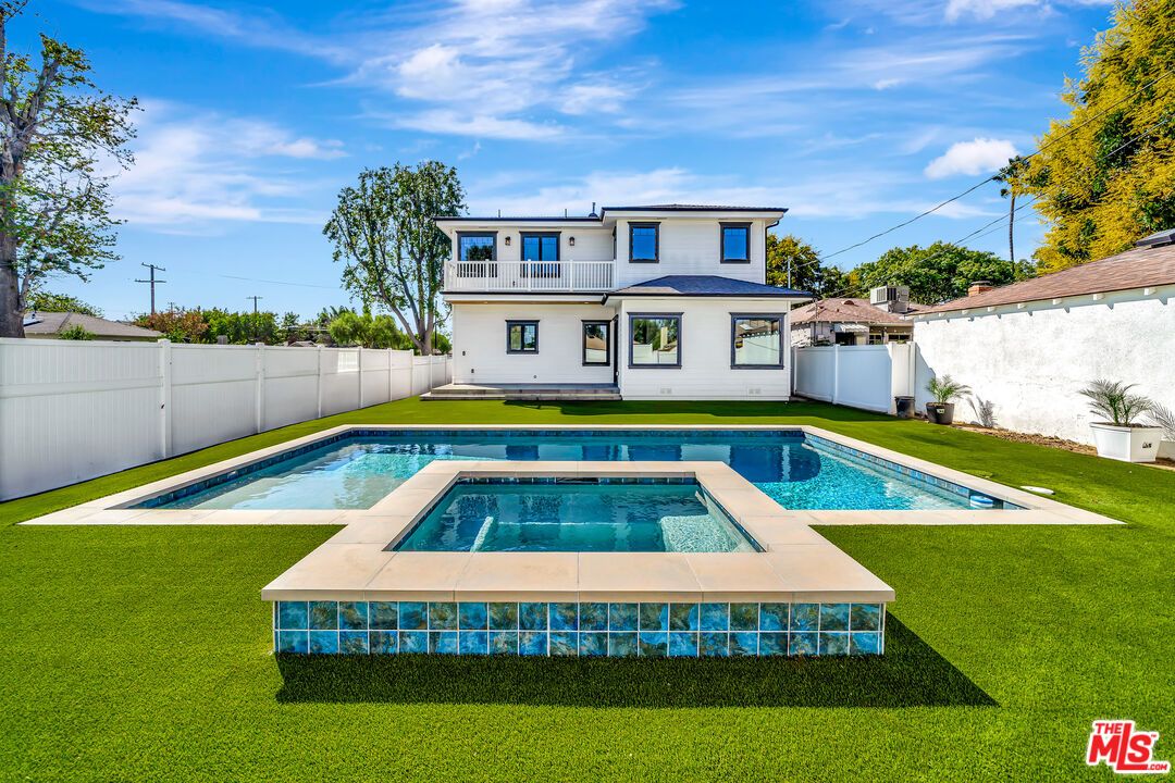 Backyard, Exterior, Pool