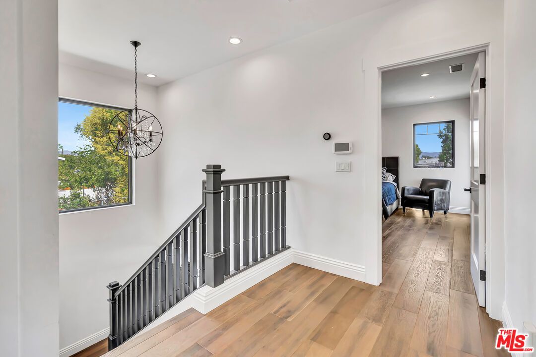 Interior, Pendant Lights, Recessed Lighting, Wood Texture Flooring