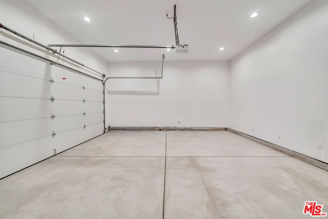Garage, Interior, Recessed Lighting