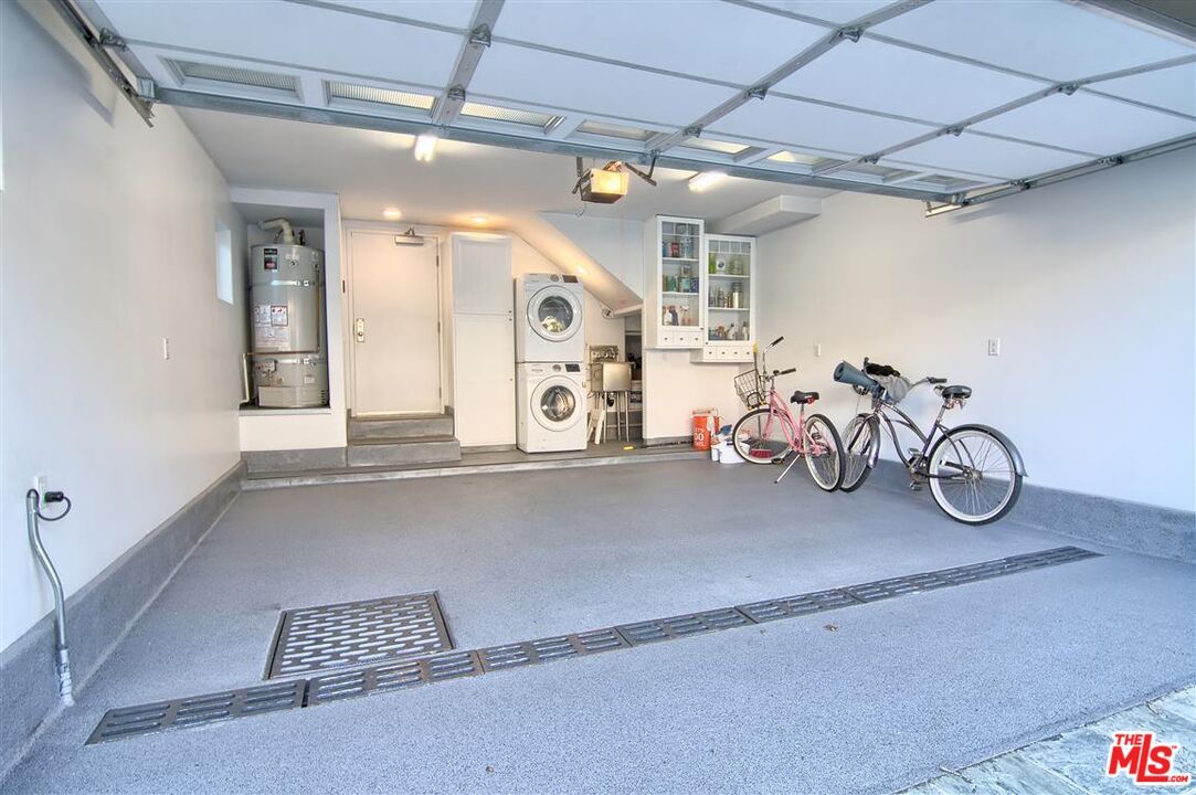 Garage, Interior, Washer